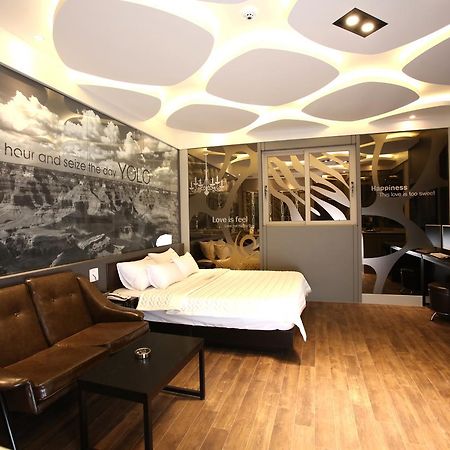 Hotel Yolo Chongnae-dong Buitenkant foto