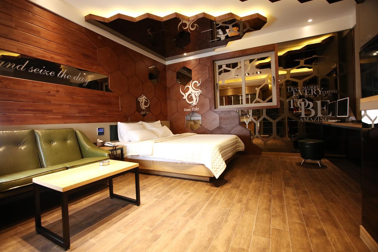 Hotel Yolo Chongnae-dong Buitenkant foto