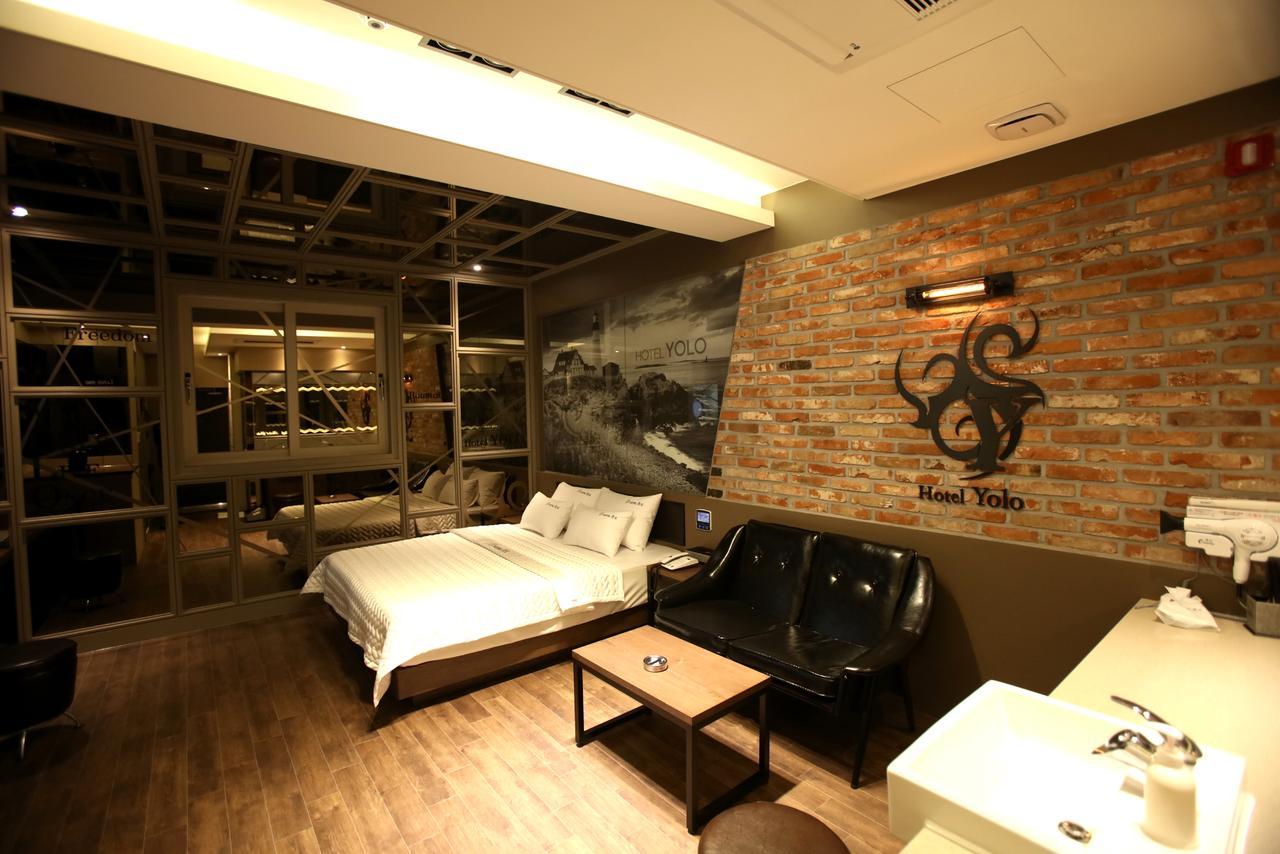 Hotel Yolo Chongnae-dong Buitenkant foto