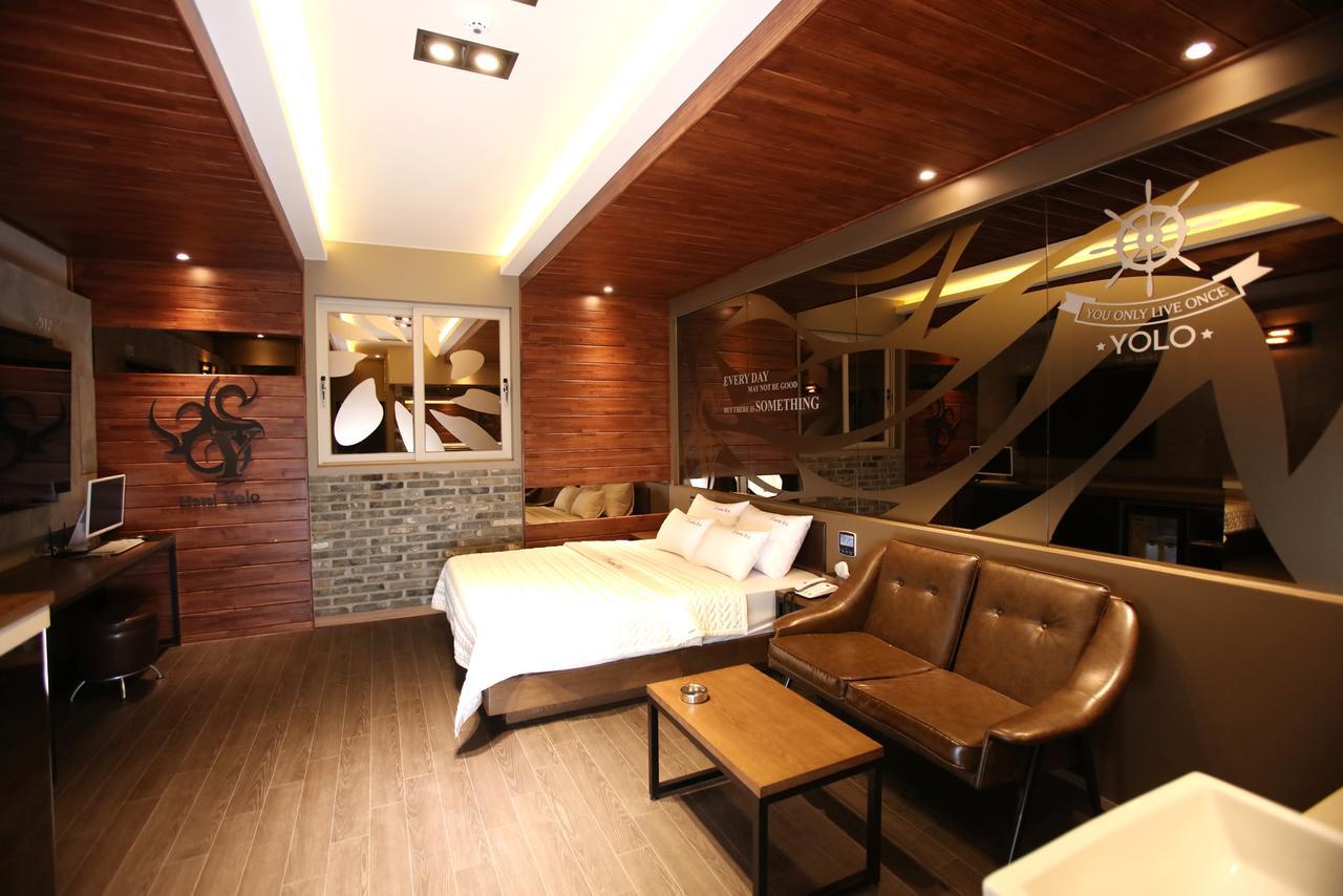 Hotel Yolo Chongnae-dong Buitenkant foto