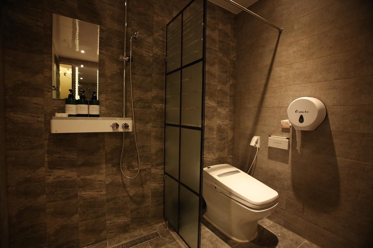 Hotel Yolo Chongnae-dong Buitenkant foto